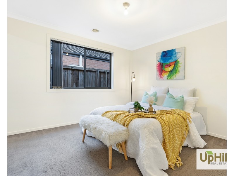 42 Algerd Way, Pakenham VIC 3810