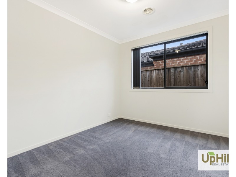 42 Algerd Way, Pakenham VIC 3810