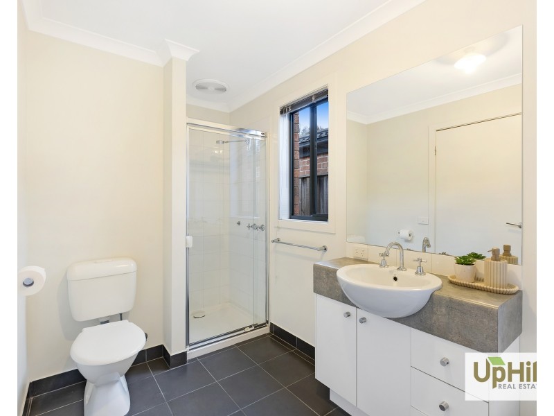 42 Algerd Way, Pakenham VIC 3810