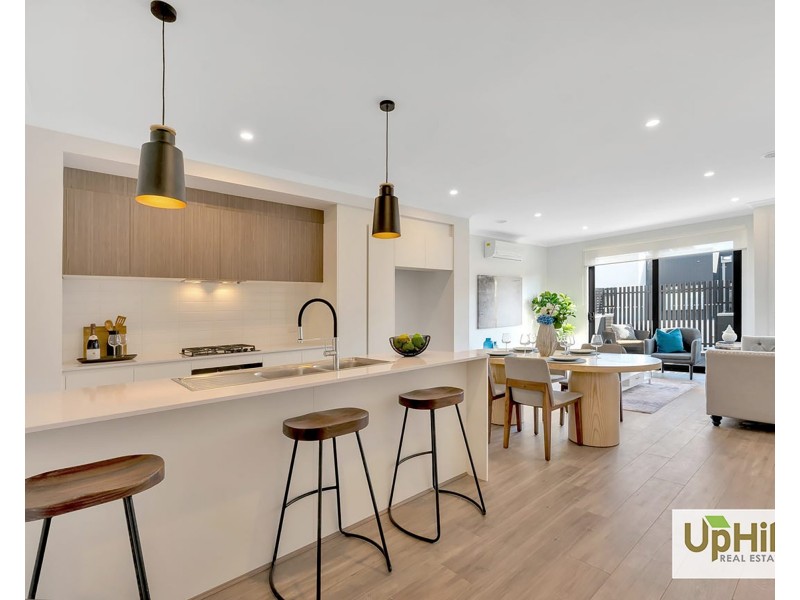 52 Hillview Drive, Carrum Downs VIC 3201