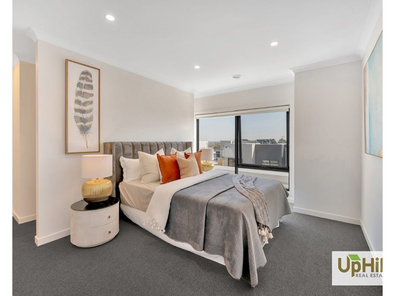 52 Hillview Drive, Carrum Downs VIC 3201