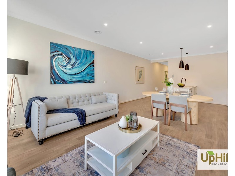 52 Hillview Drive, Carrum Downs VIC 3201