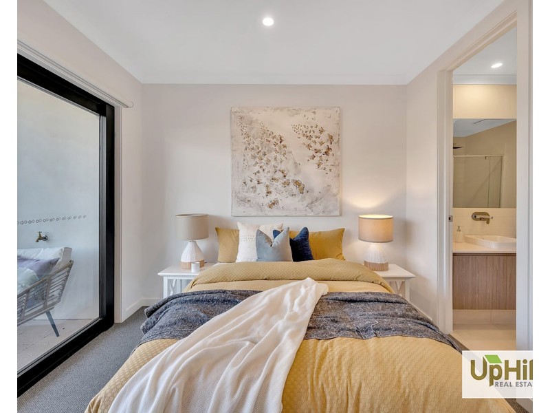 52 Hillview Drive, Carrum Downs VIC 3201