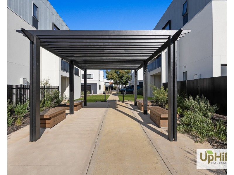 52 Hillview Drive, Carrum Downs VIC 3201