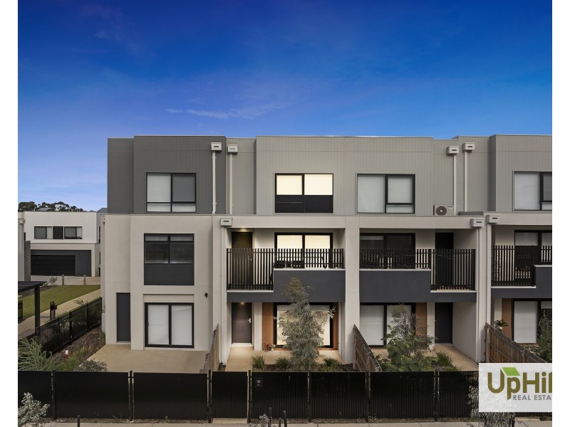 52 Hillview Drive, Carrum Downs VIC 3201