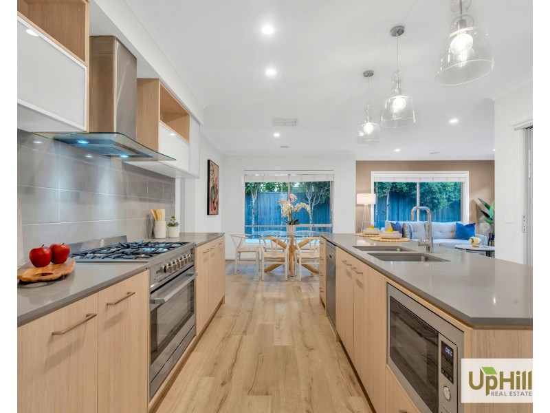 5 Speargrass Close, Clyde North VIC 3978