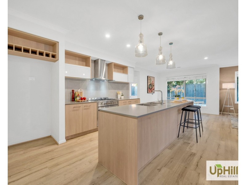 5 Speargrass Close, Clyde North VIC 3978