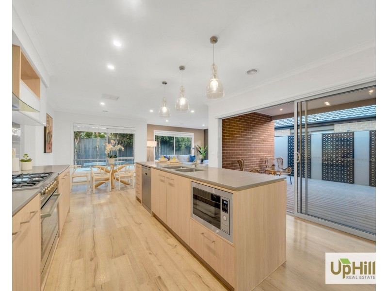 5 Speargrass Close, Clyde North VIC 3978