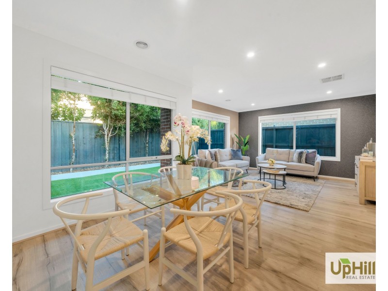 5 Speargrass Close, Clyde North VIC 3978