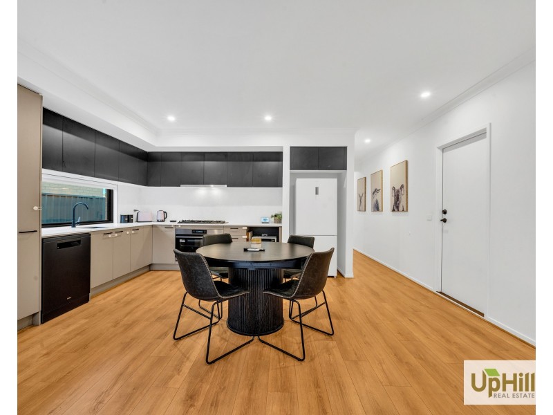 4 Theatre Circuit, Clyde North VIC 3978