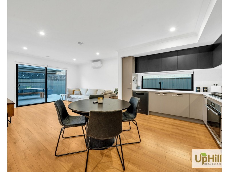 4 Theatre Circuit, Clyde North VIC 3978