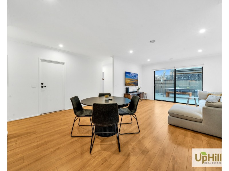 4 Theatre Circuit, Clyde North VIC 3978