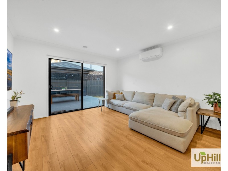 4 Theatre Circuit, Clyde North VIC 3978