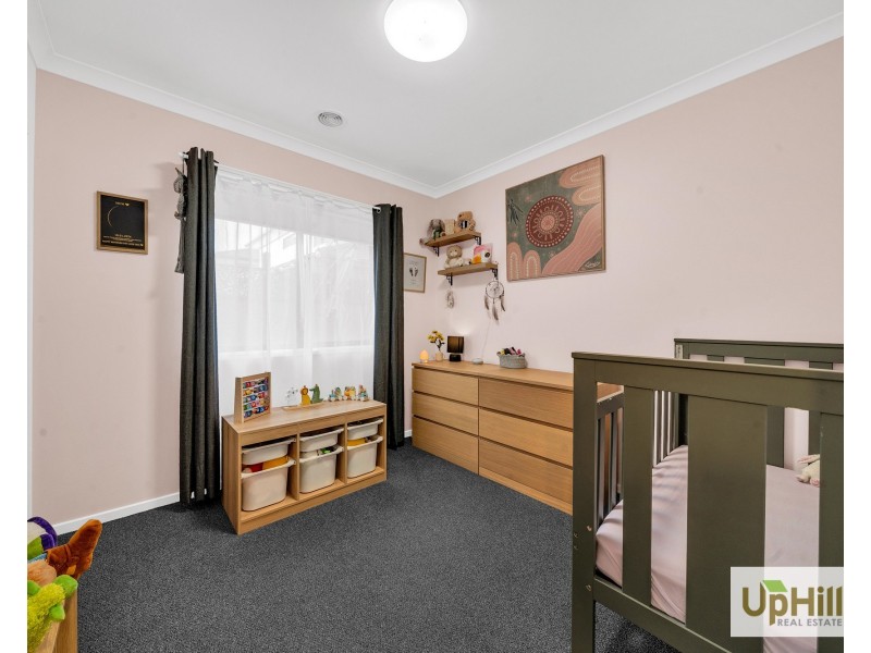 4 Theatre Circuit, Clyde North VIC 3978