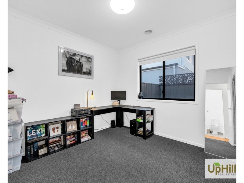 4 Theatre Circuit, Clyde North VIC 3978