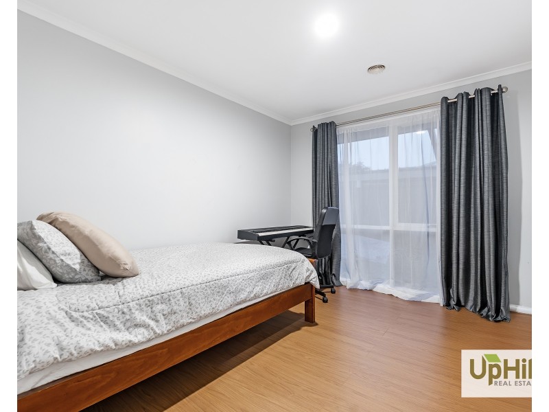 52 TOIRRAM CRESCENT, Cranbourne VIC 3977