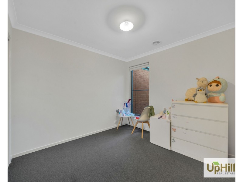 11A Thoroughbred Drive, Clyde North VIC 3978