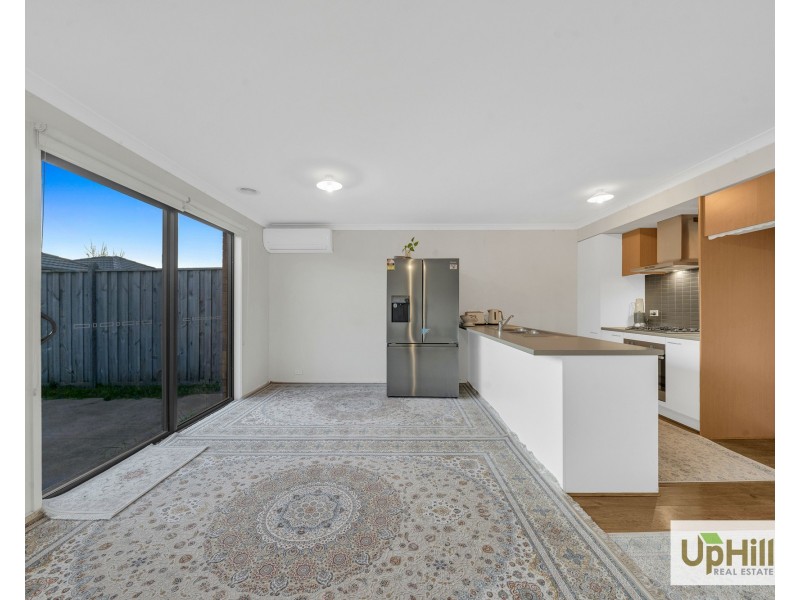 11A Thoroughbred Drive, Clyde North VIC 3978