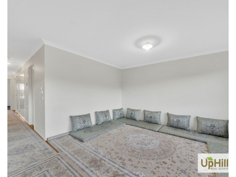 11A Thoroughbred Drive, Clyde North VIC 3978