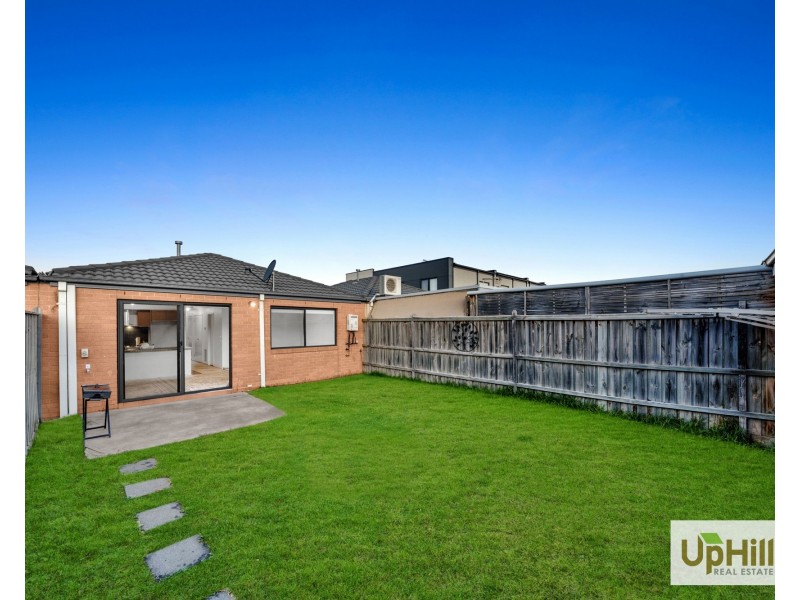 11A Thoroughbred Drive, Clyde North VIC 3978