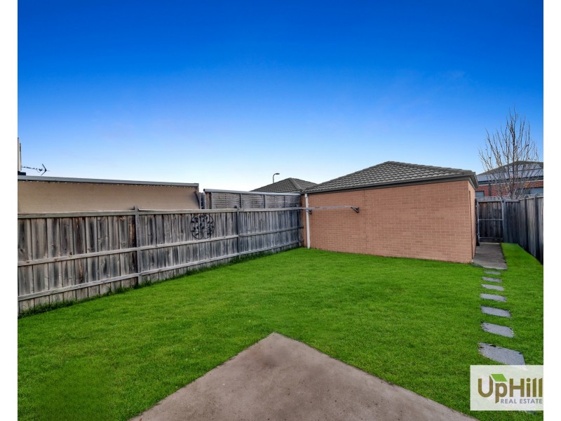 11A Thoroughbred Drive, Clyde North VIC 3978