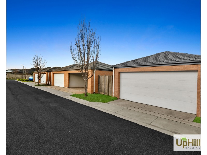 11A Thoroughbred Drive, Clyde North VIC 3978