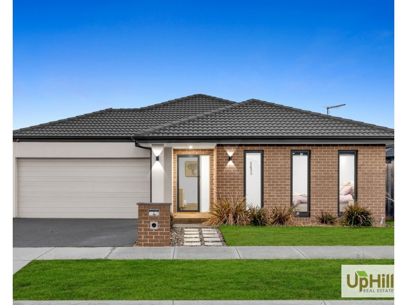 4 Bazadaise Drive, Clyde North VIC 3978