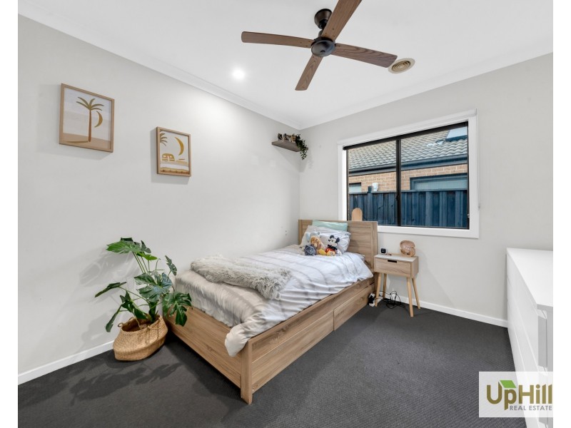 4 Bazadaise Drive, Clyde North VIC 3978