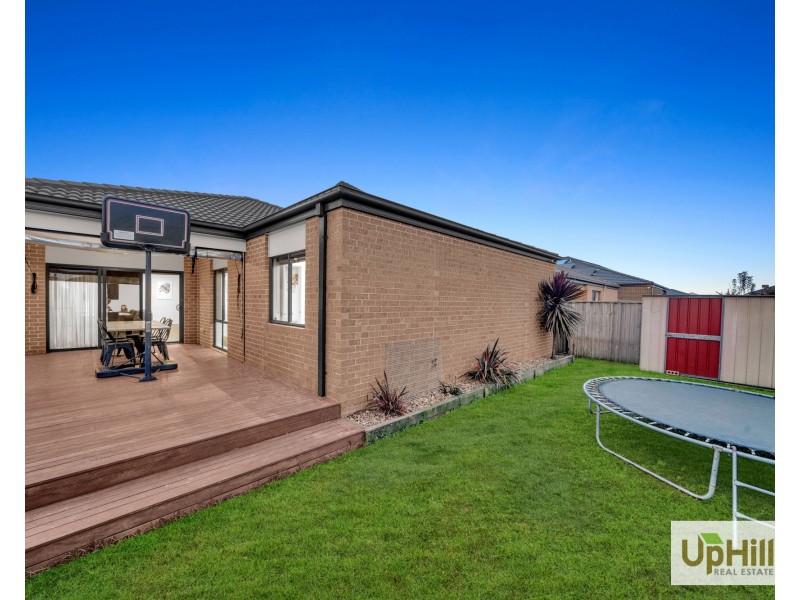 4 Bazadaise Drive, Clyde North VIC 3978