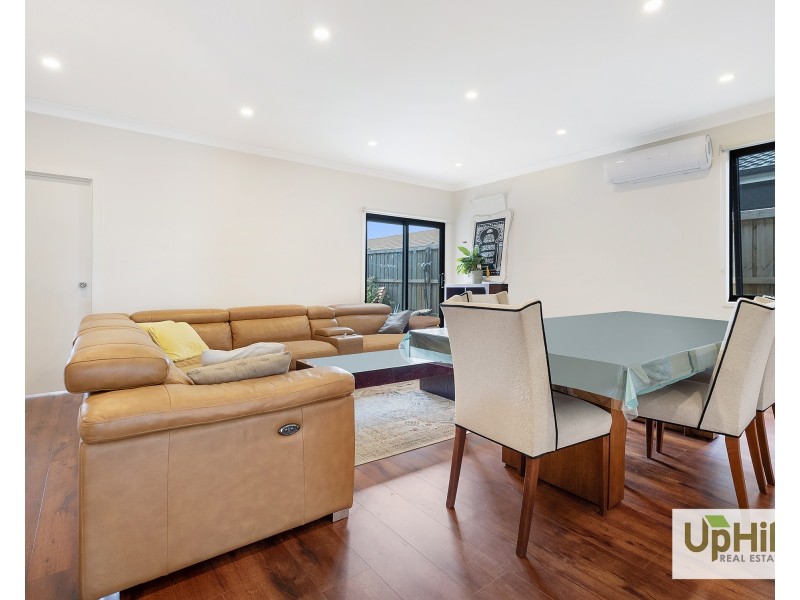 14 Sunstone Street, Cranbourne East VIC 3977