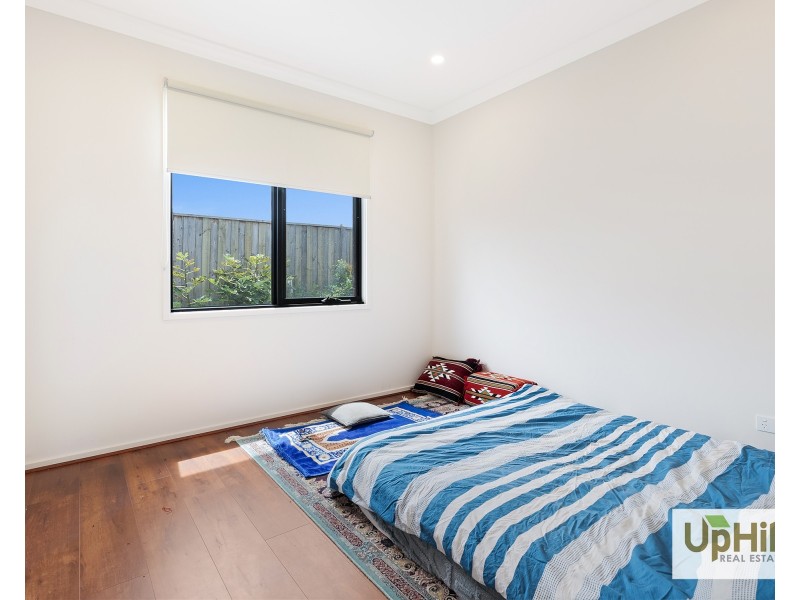14 Sunstone Street, Cranbourne East VIC 3977