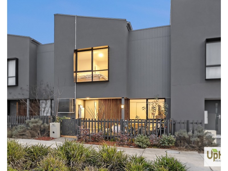 93 HAYTON PARK BOULEVARD, Cranbourne West VIC 3977