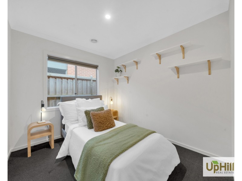 44 Picnic Avenue, Clyde North VIC 3978