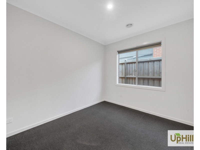 44 Picnic Avenue, Clyde North VIC 3978