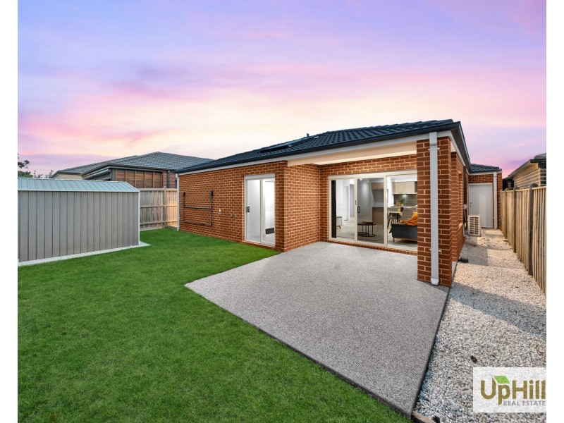 44 Picnic Avenue, Clyde North VIC 3978