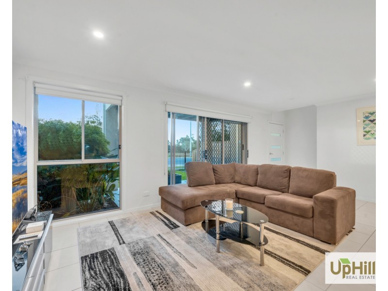 4 Nunkeri Court, Clyde North VIC 3978