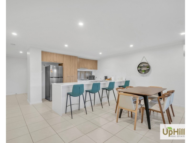 4 Nunkeri Court, Clyde North VIC 3978