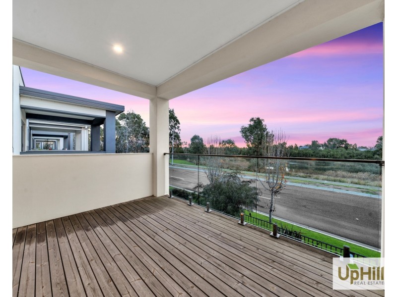 4 Nunkeri Court, Clyde North VIC 3978