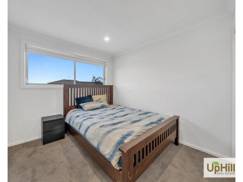 4 Nunkeri Court, Clyde North VIC 3978