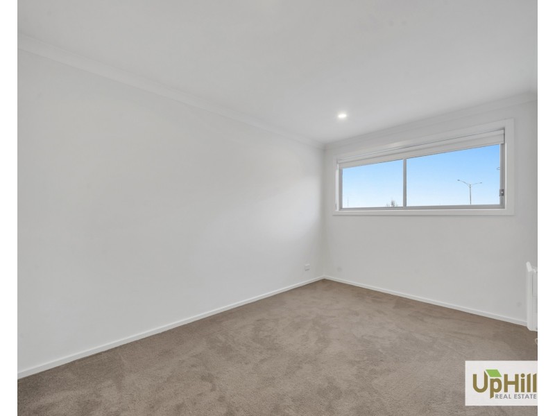 4 Nunkeri Court, Clyde North VIC 3978