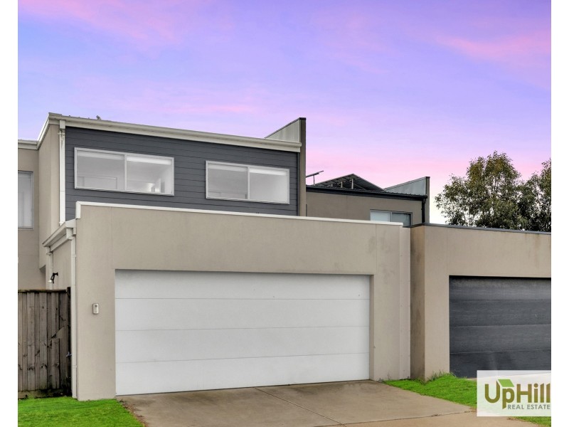 4 Nunkeri Court, Clyde North VIC 3978