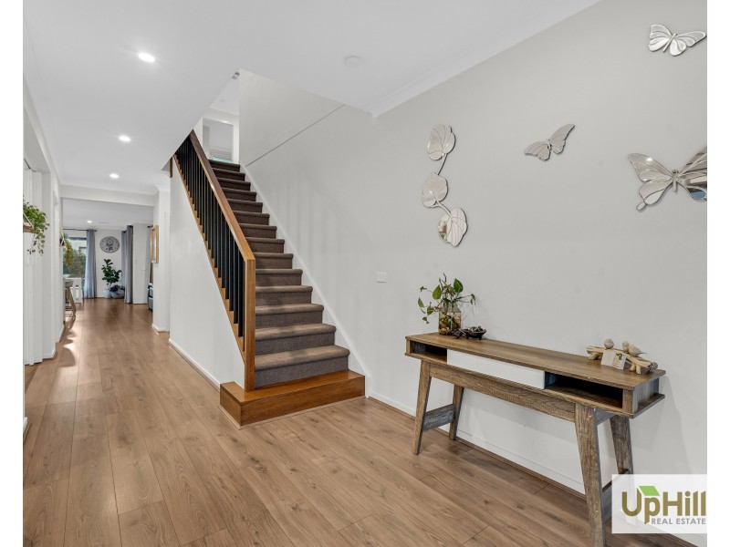 27 Stonefox Circuit, Clyde North VIC 3978