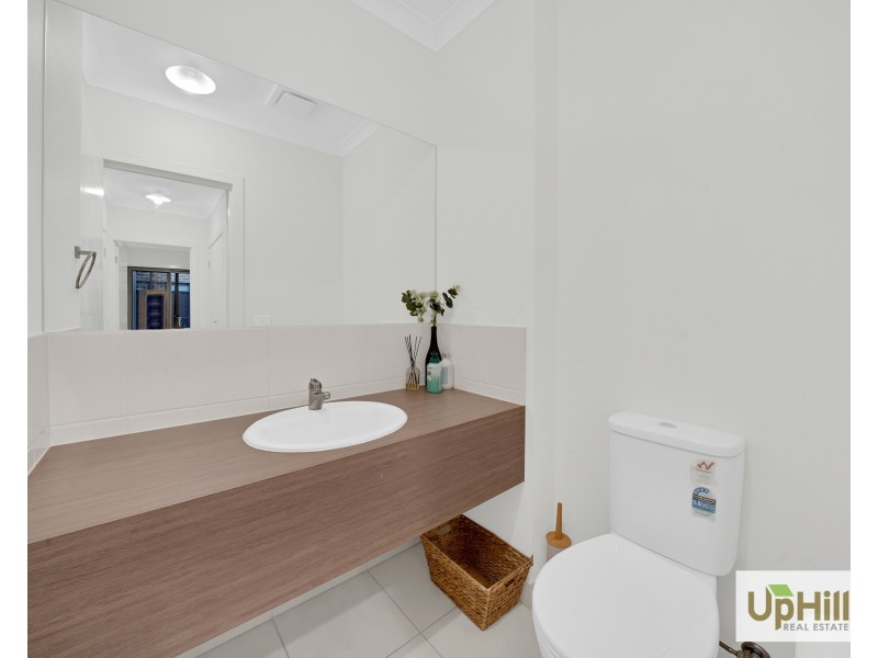 27 Stonefox Circuit, Clyde North VIC 3978