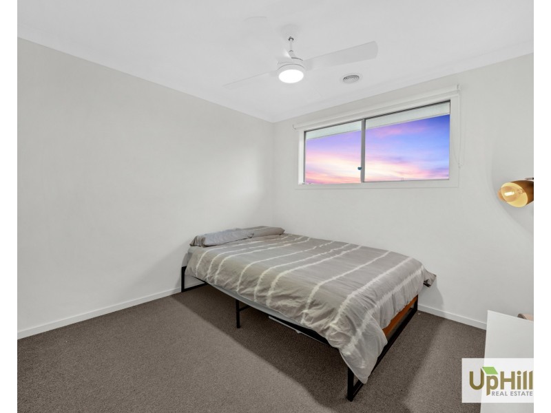 27 Stonefox Circuit, Clyde North VIC 3978