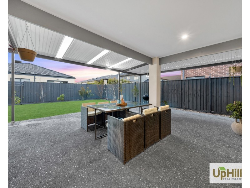 27 Stonefox Circuit, Clyde North VIC 3978