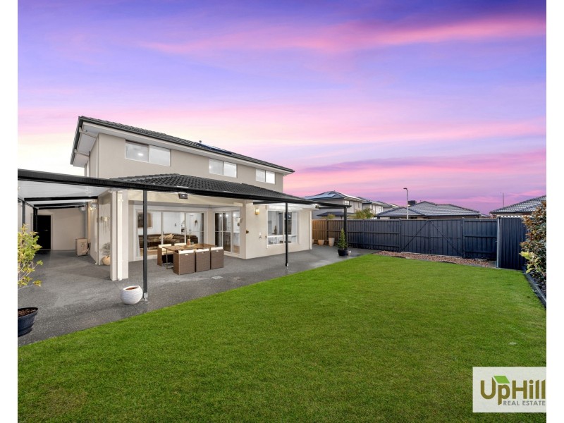 27 Stonefox Circuit, Clyde North VIC 3978