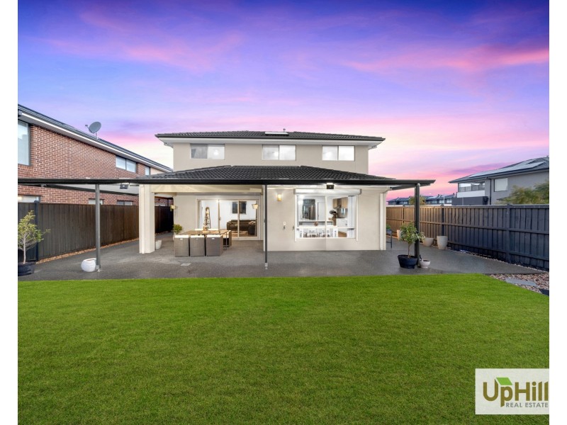 27 Stonefox Circuit, Clyde North VIC 3978