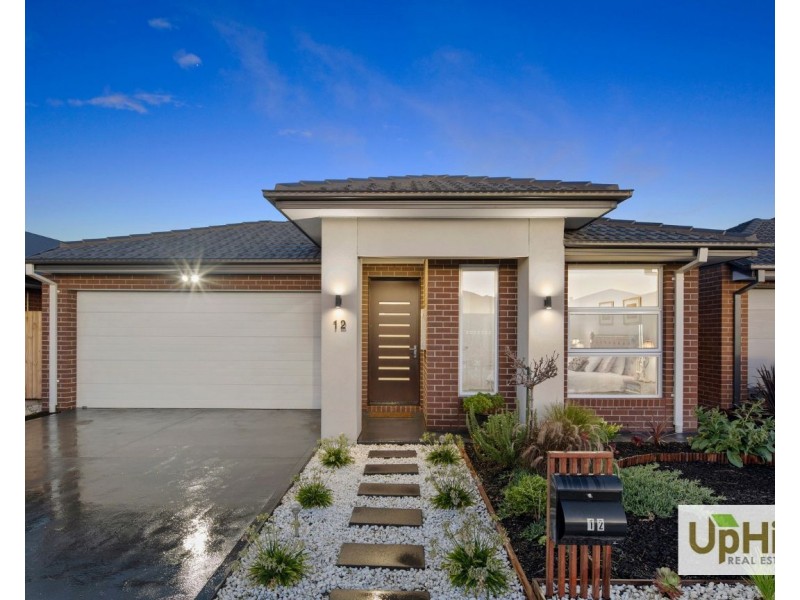 12 Liwen Street, Clyde North VIC 3978