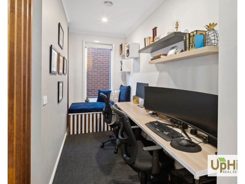 12 Liwen Street, Clyde North VIC 3978