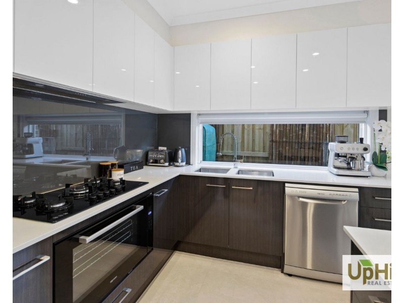 12 Liwen Street, Clyde North VIC 3978